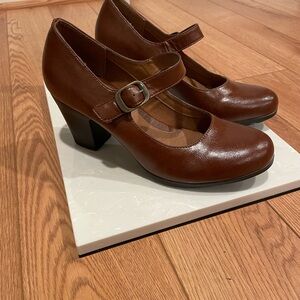 Elegant Brown Mary Jane Heels